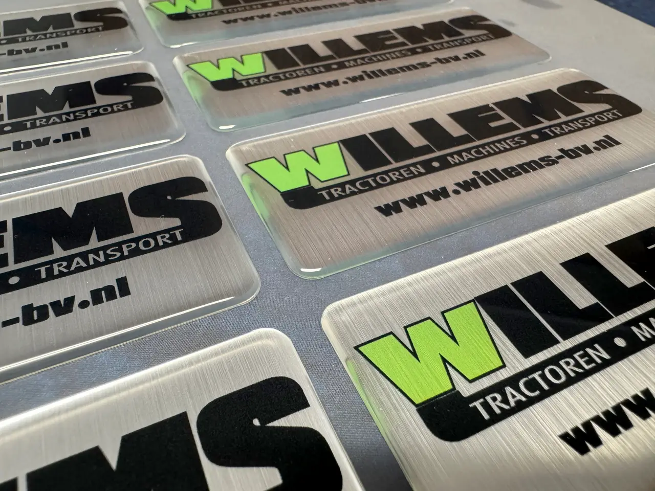Doming stickers en labels op maat, diverse formaten